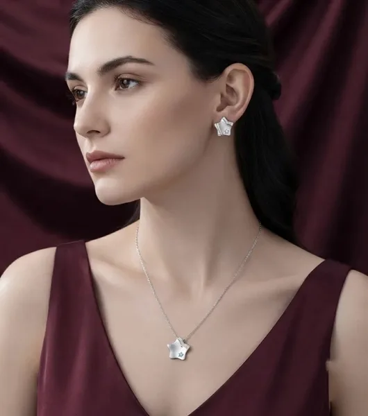star-shaped pendant set
