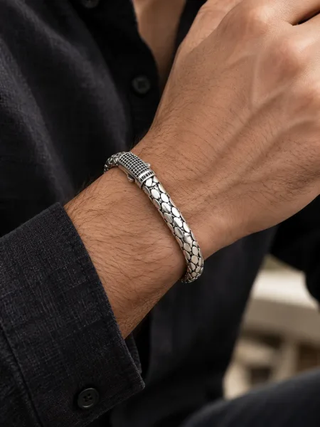 Silver Mesh Luxe Men’s Bracelet