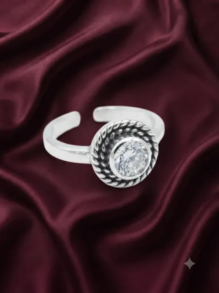 Elegant Round Halo Solitaire  Toe Ring