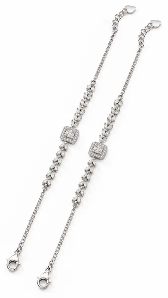 Elegant Leaf Motif Silver Anklet