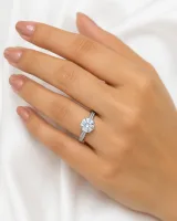 Elegant Round Cut Silver Ring