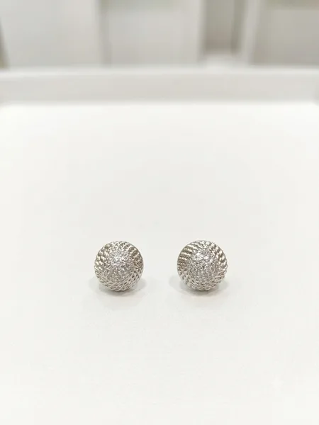 Alternative: Vintage Spiral Pavé Button Tops