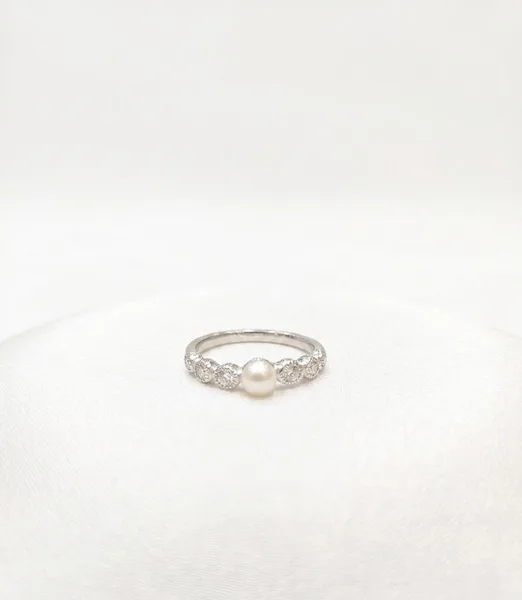Vintage-Inspired Freshwater Pearl & Pavé Diamond Band Ring
