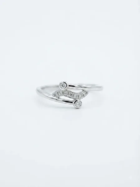 Serenelle Twist Ring