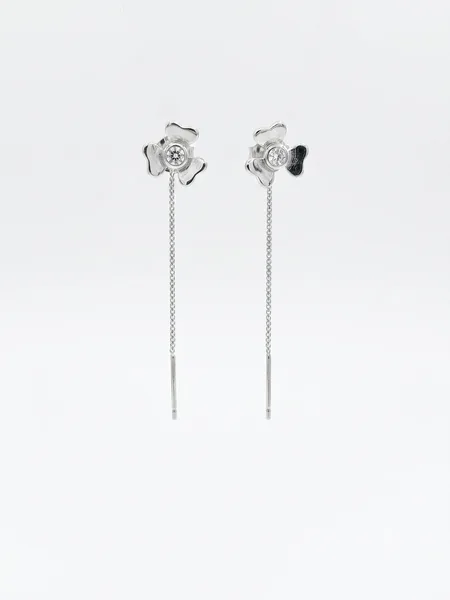 Blooming Clover Diamond Threader Earrings