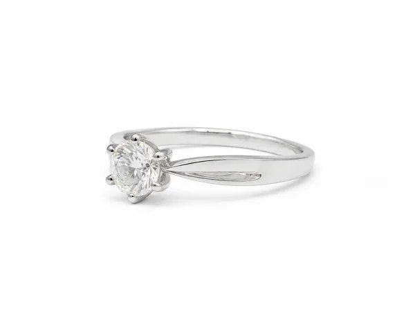 Sterling Silver Elegant Round Solitaire Ring