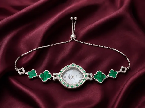 Green Clover Crystal Watch