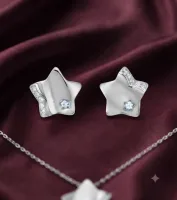 star-shaped pendant set