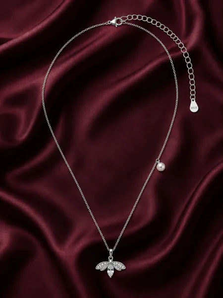 Dainty Pearl Floral Pendant