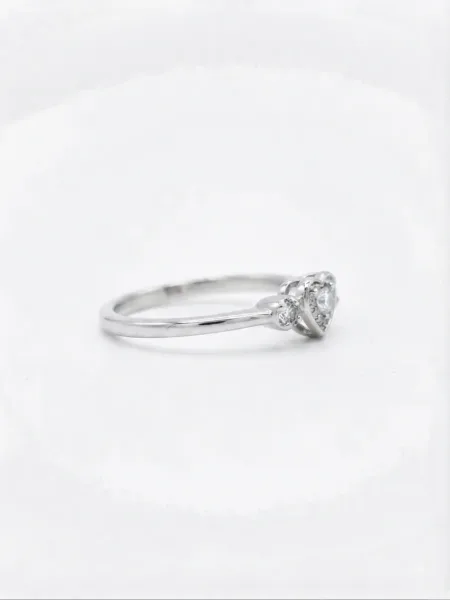 Amora Heartlight Ring