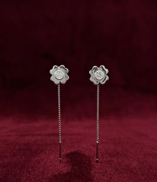 Blooming Clover Diamond Sui Dhaga