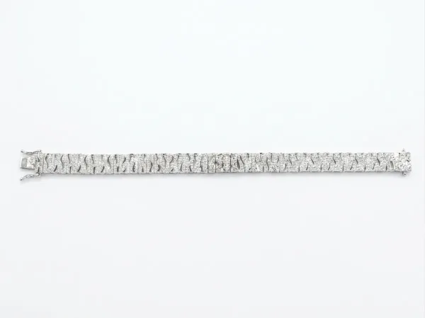 Diamond tennis bracelet