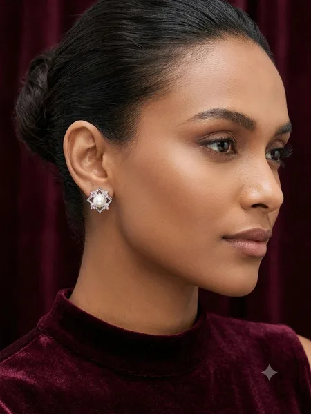 Genuine lustrous freshwater pearl