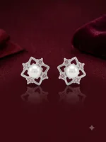 Genuine lustrous freshwater pearl
