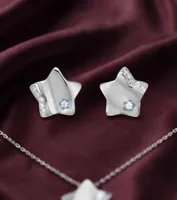 star-shaped pendant set