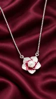 Silver Pearl Bloom pandent chain