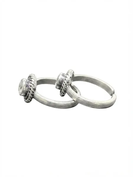 Elegant Round Halo Solitaire  Toe Ring