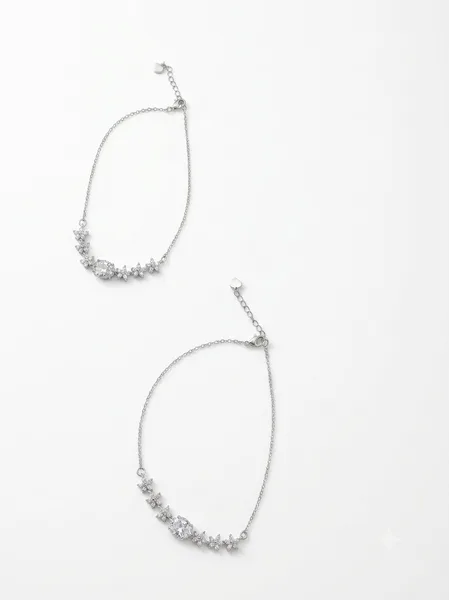 floral cluster and oval