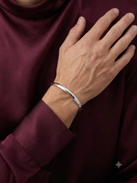 Sleek Contour Silver Kada