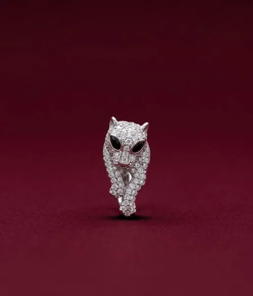 Luxury Diamond-Encrusted Panther Collar Brooch
