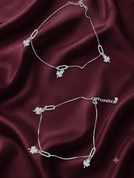Pave Clover Paperclip Link Ankle