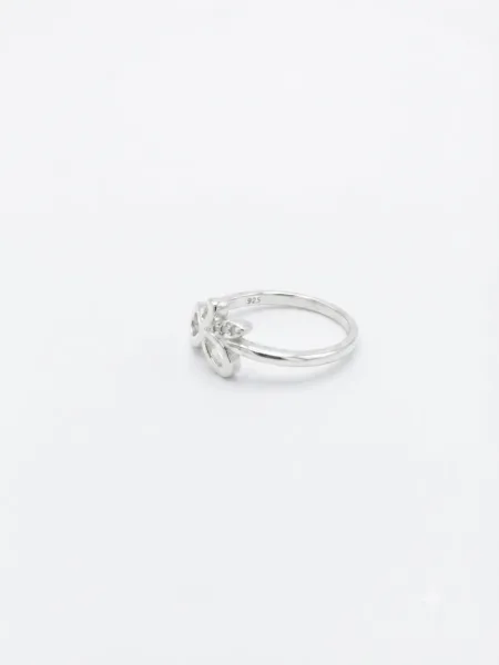 Sylva Petal Ring