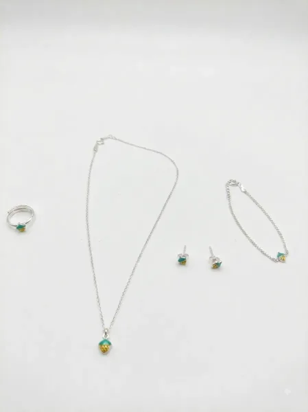 Forest Essence Set with earrings and bracelet and ring and pandet