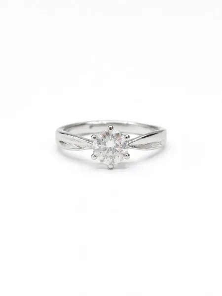 Sterling Silver Elegant Round Solitaire Ring