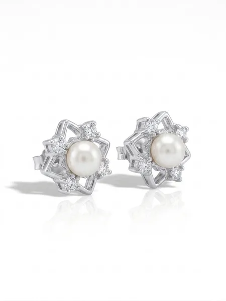 Genuine lustrous freshwater pearl