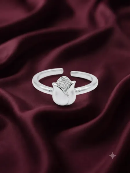 Lunéa Tulip Bloom Toe Ring