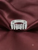 Bar-Setting Ring with Central Solitaire